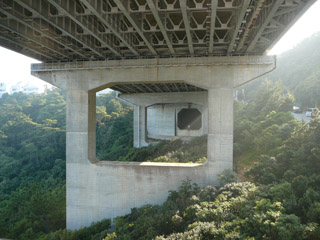 橋脚の鉄道用空間……