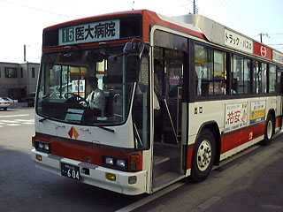 �E�U�O�S�@�����U���@�ԌɑO�ɂ�