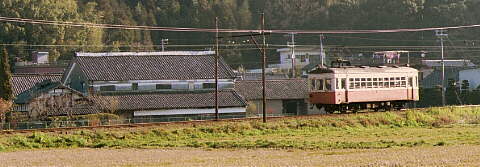 北山駅付近の酒蔵をバック最後の力走をする13
