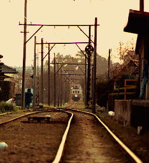 夕闇の中を日方に向かう25−26