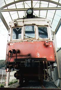 フェンス越しに撮った27