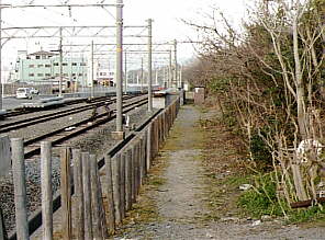 水軒駅　駅前通り