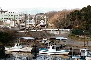 水軒大橋から見た水軒駅