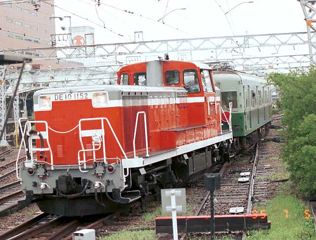紀州路を駆けた機関車 DE10