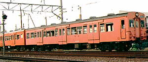 最後の活躍をするキハ３５和歌山線普通列車１９８４．９．１２
