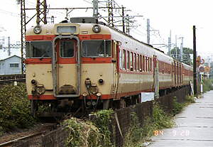 キハ５８、３５混結の和歌山線普通列車１９８５．９．２８