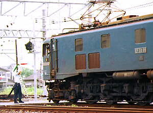 和歌山駅にて入れ換え中のEF5899 B