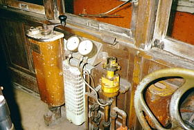 野鉄23号の運転席