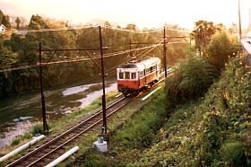 貴志川沿い夕日の中の27